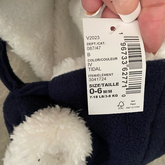 New Children's Place Baby Boy 0-6 Month Fur Navy Blue Trapper Hat & Mittens Set - Picture 2 of 6